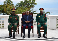 JENERALI MKUNDA AMTEMBELEA RAIS WA ZANZIBAR